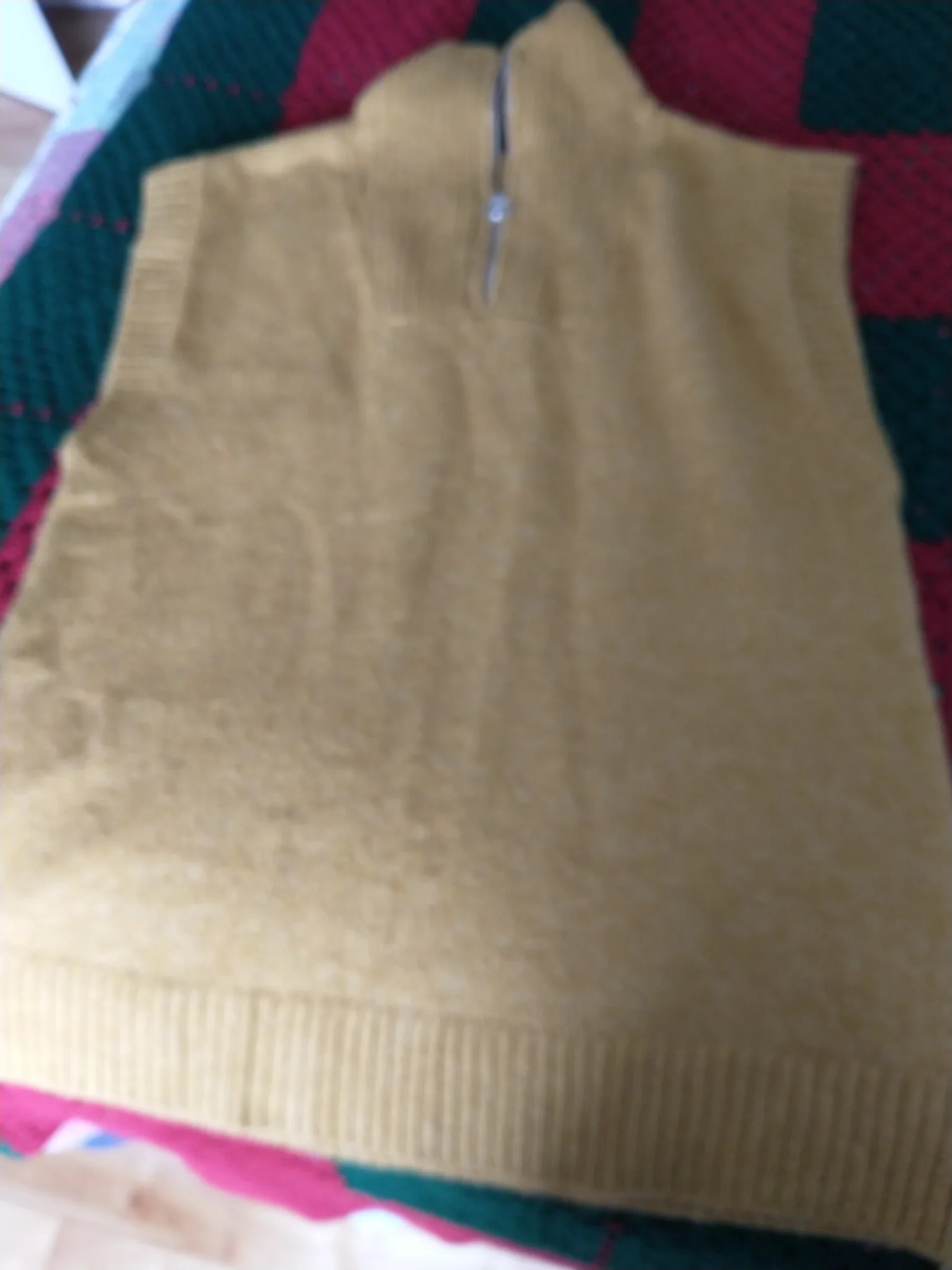 Featured image for Débardeur jaune Womance