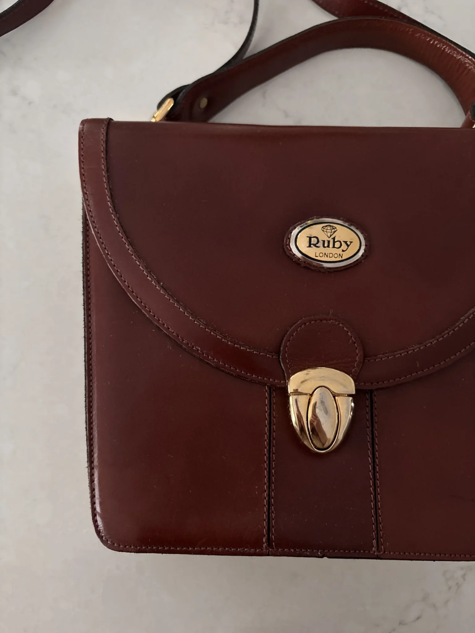 Image for Sac à main cuir Ruby London vintage!