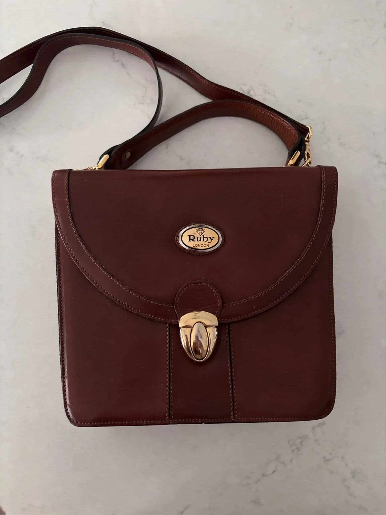 Image for Sac à main cuir Ruby London vintage!