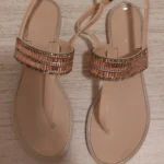 Featured thumbnail for sandal en plastique avec des motifs brillants
