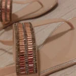 Thumbnail for sandal en plastique avec des motifs brillants