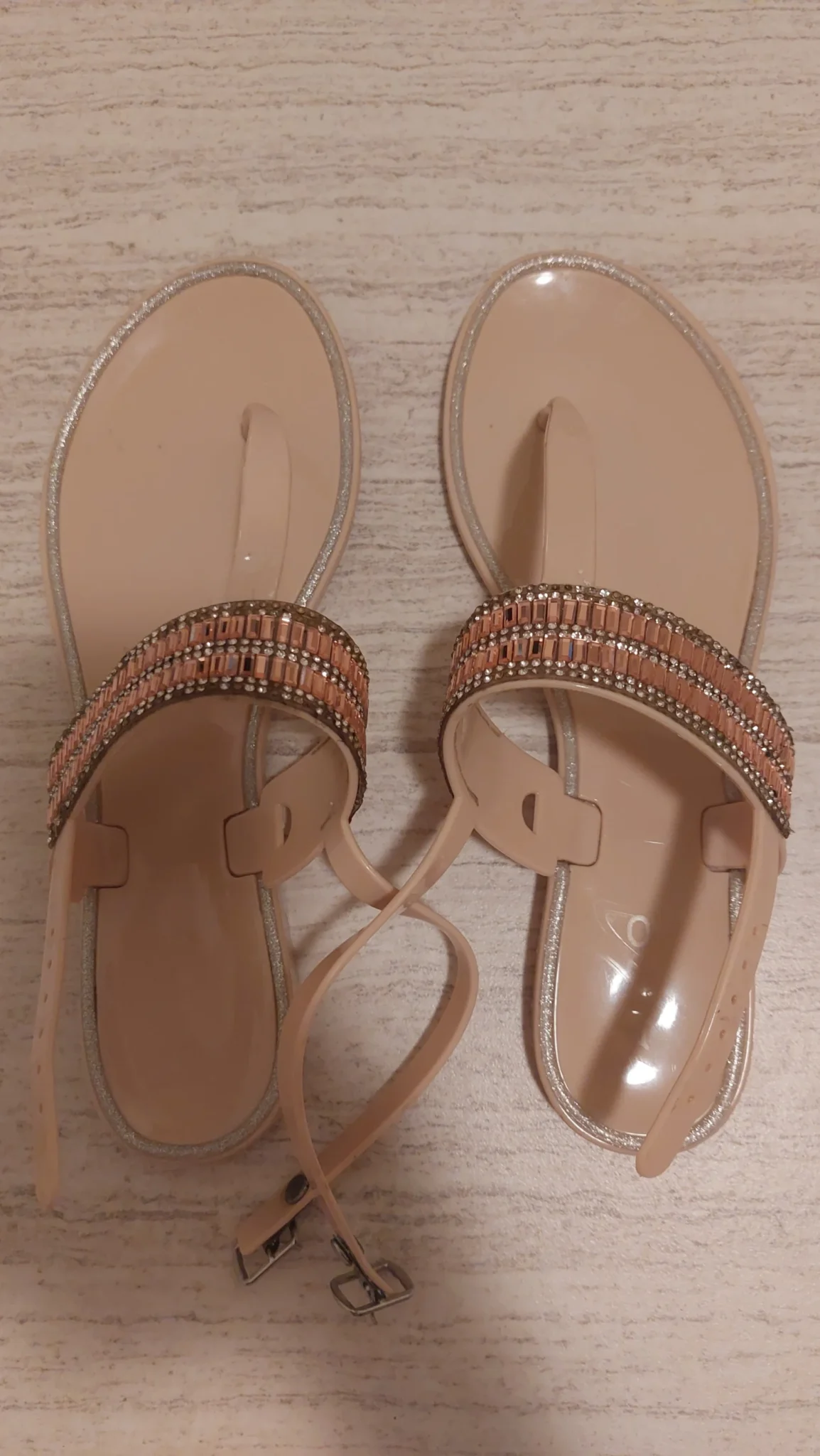 Image for sandal en plastique avec des motifs brillants