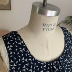 Thumbnail for Robe col scoop, Jacqueline de Yong
