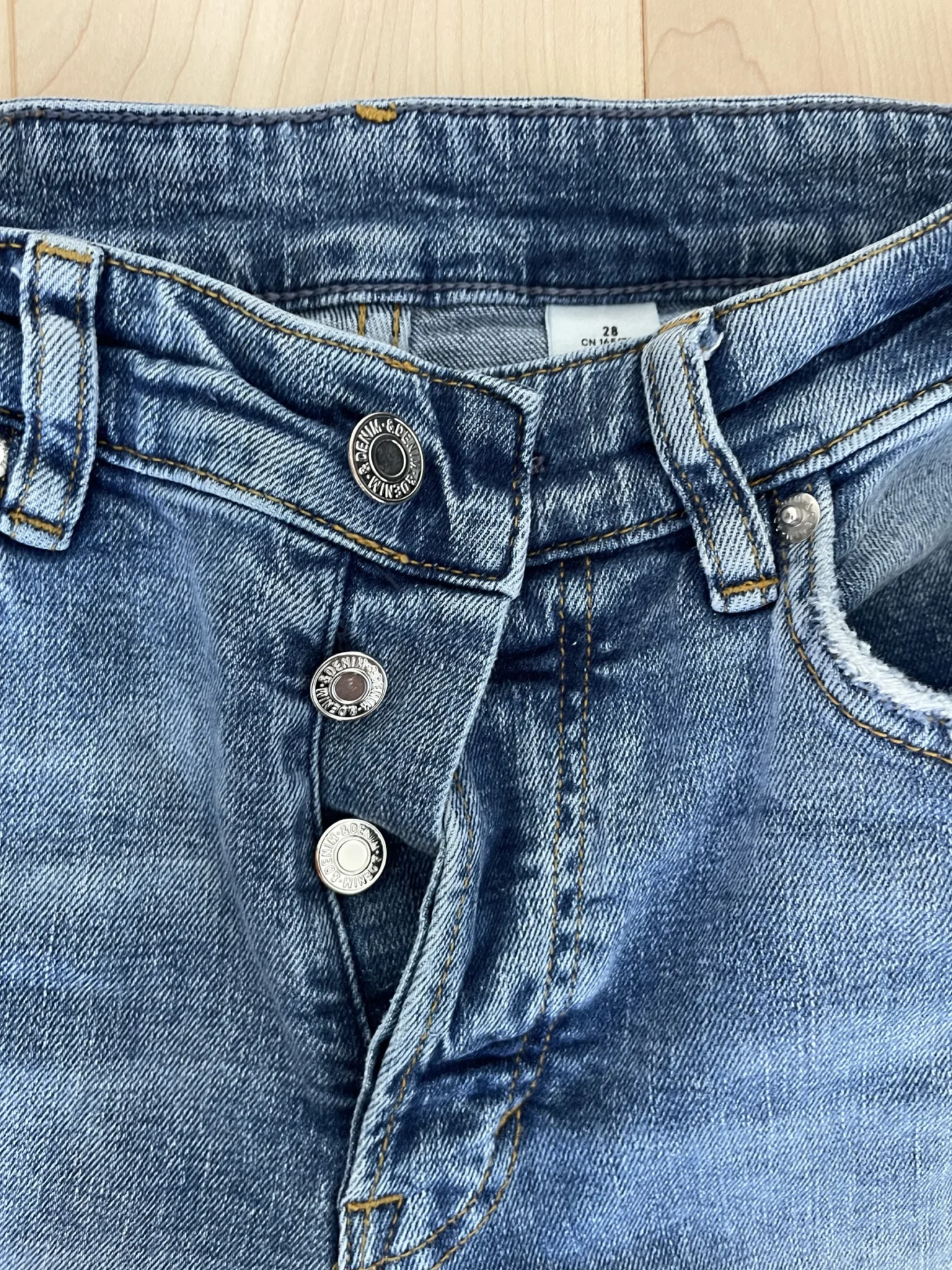 Featured image for Straight-leg high-waisted jeans