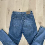 Thumbnail for Straight-leg high-waisted jeans