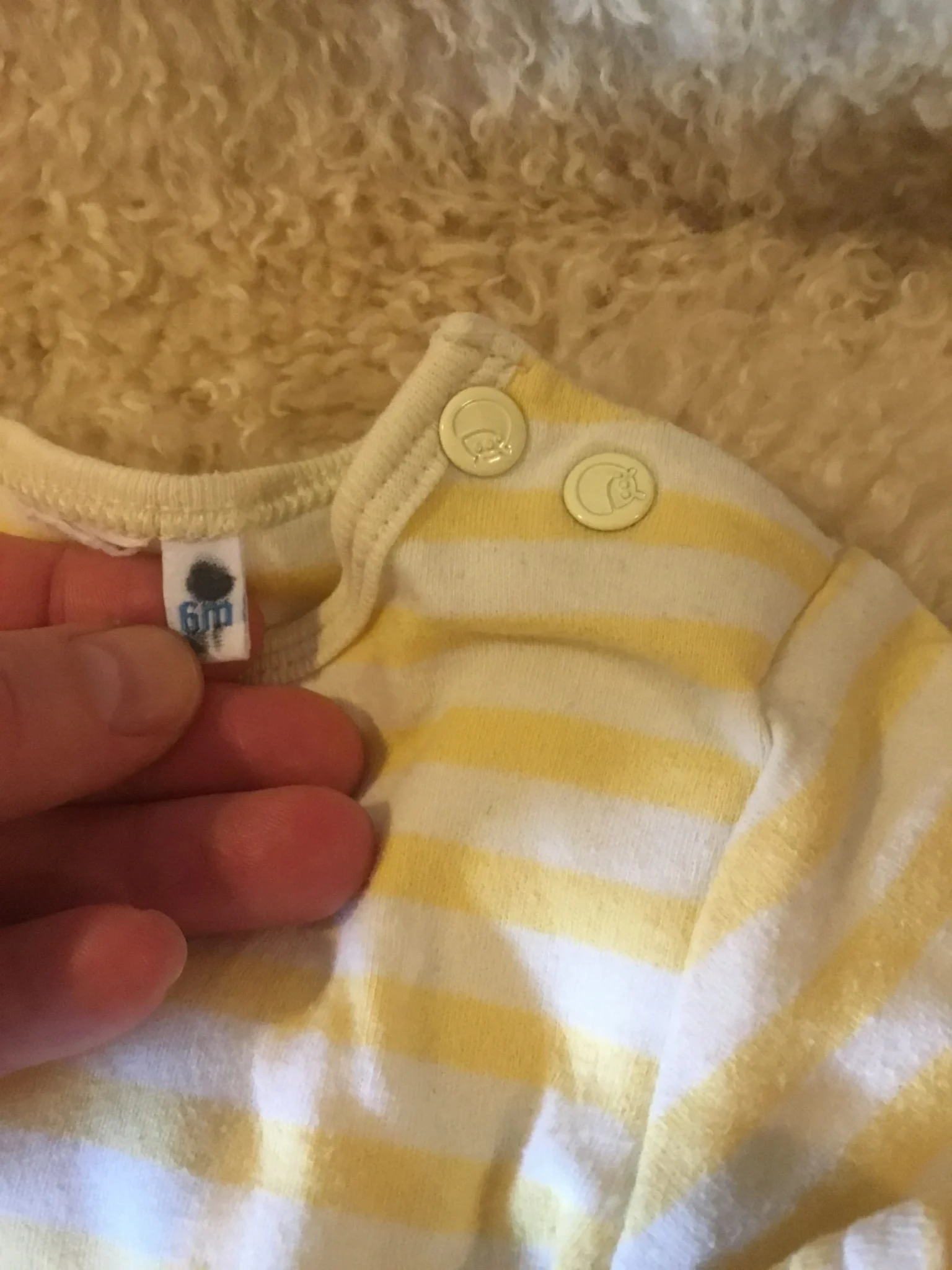 Image for Cache couche rayé jaune pastel bébé unisexe 6