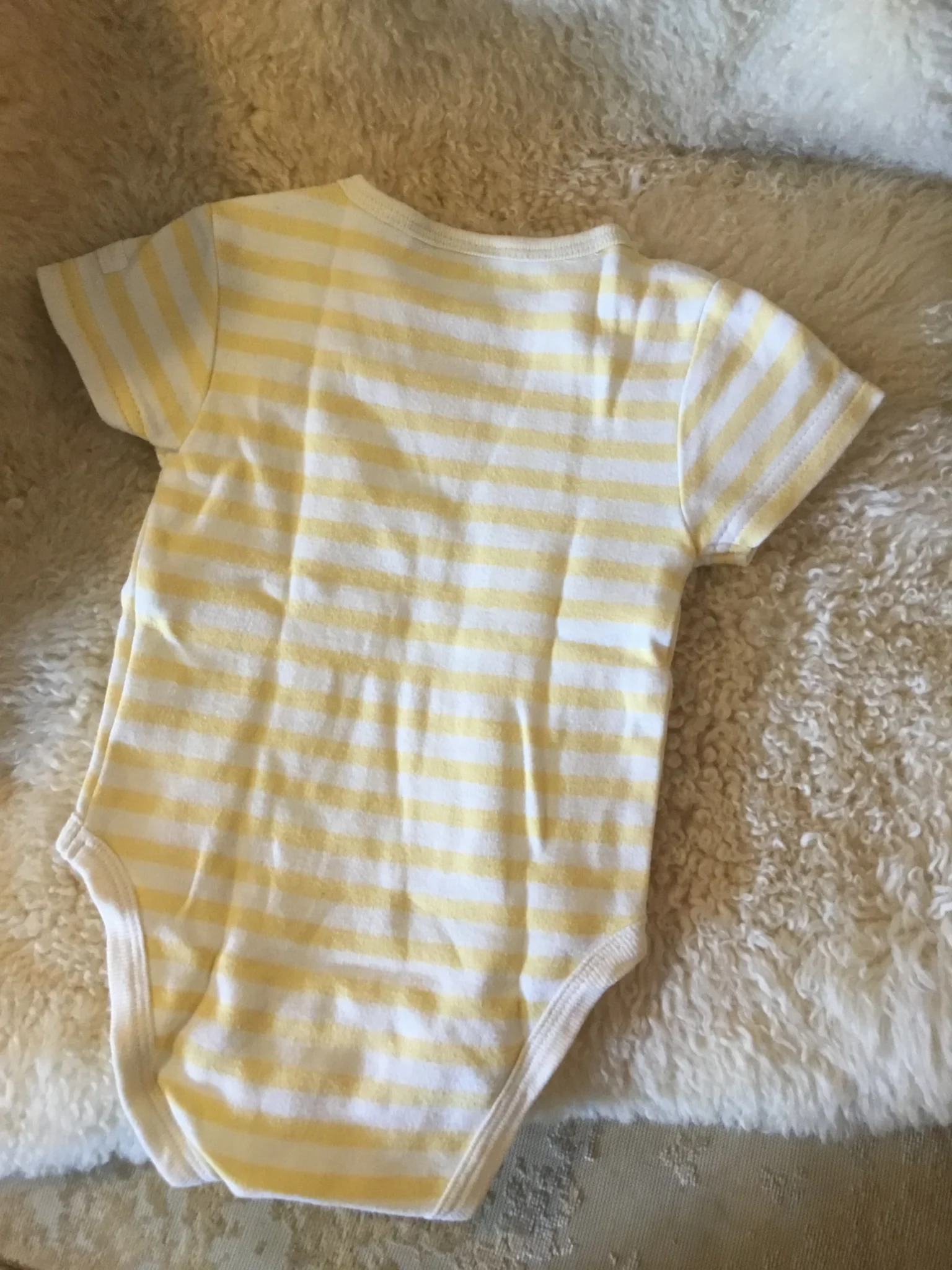 Image for Cache couche rayé jaune pastel bébé unisexe 6