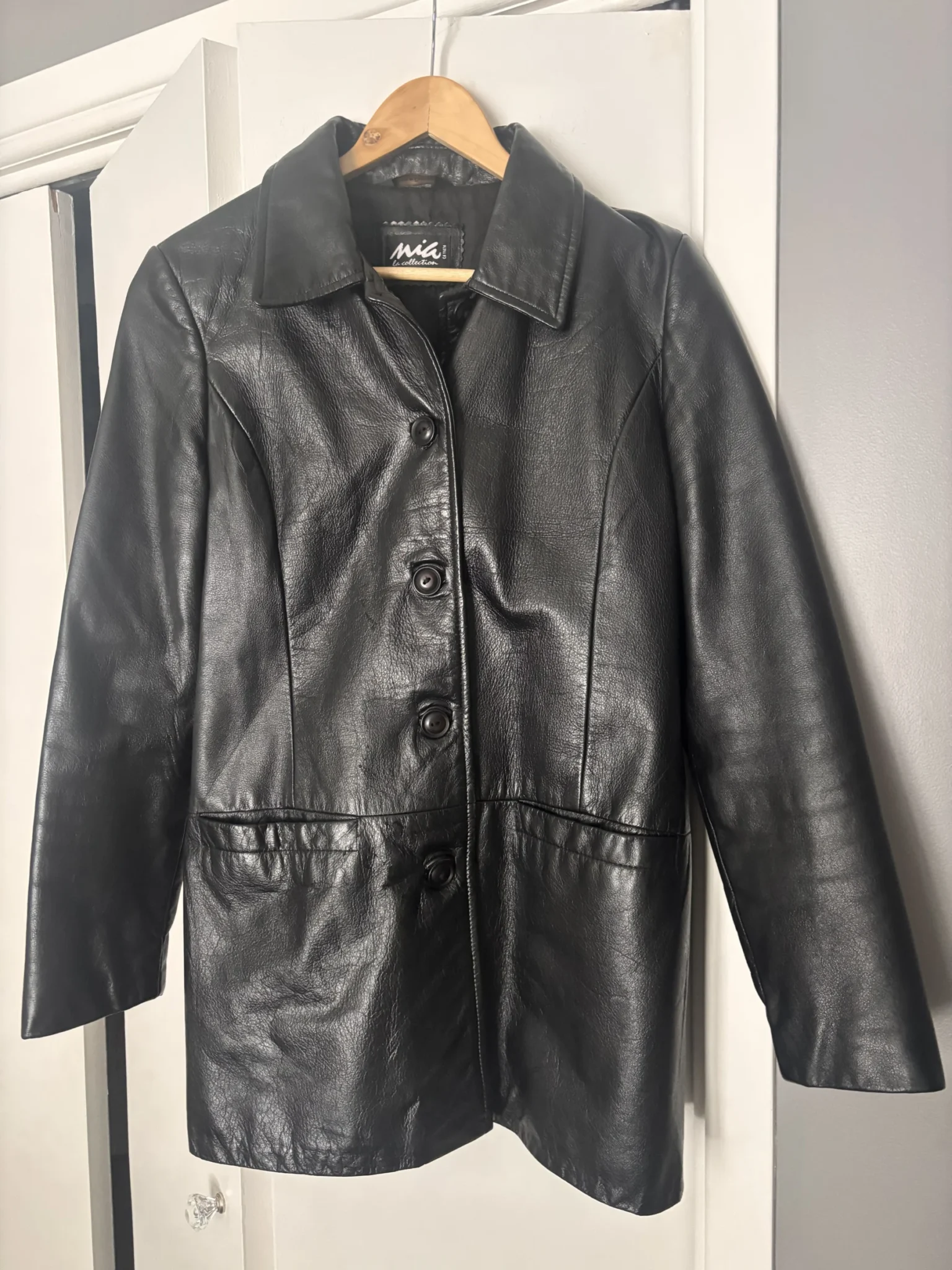Featured image for Manteau de cuir véritable