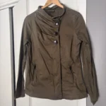 Featured thumbnail for Manteau kaki ajusté