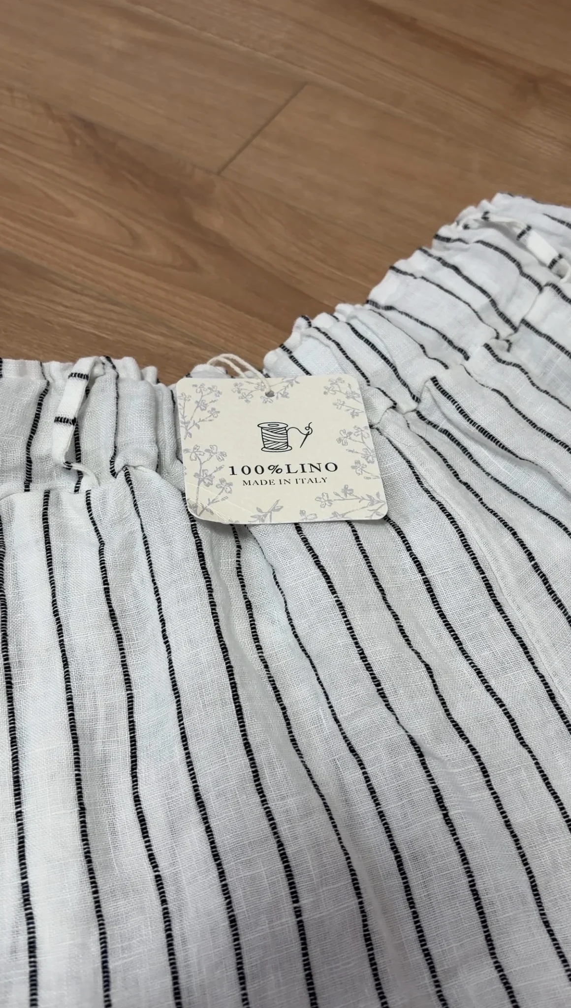 Image for Linen shorts