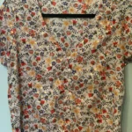 Thumbnail for Blouse fleurie, col en V