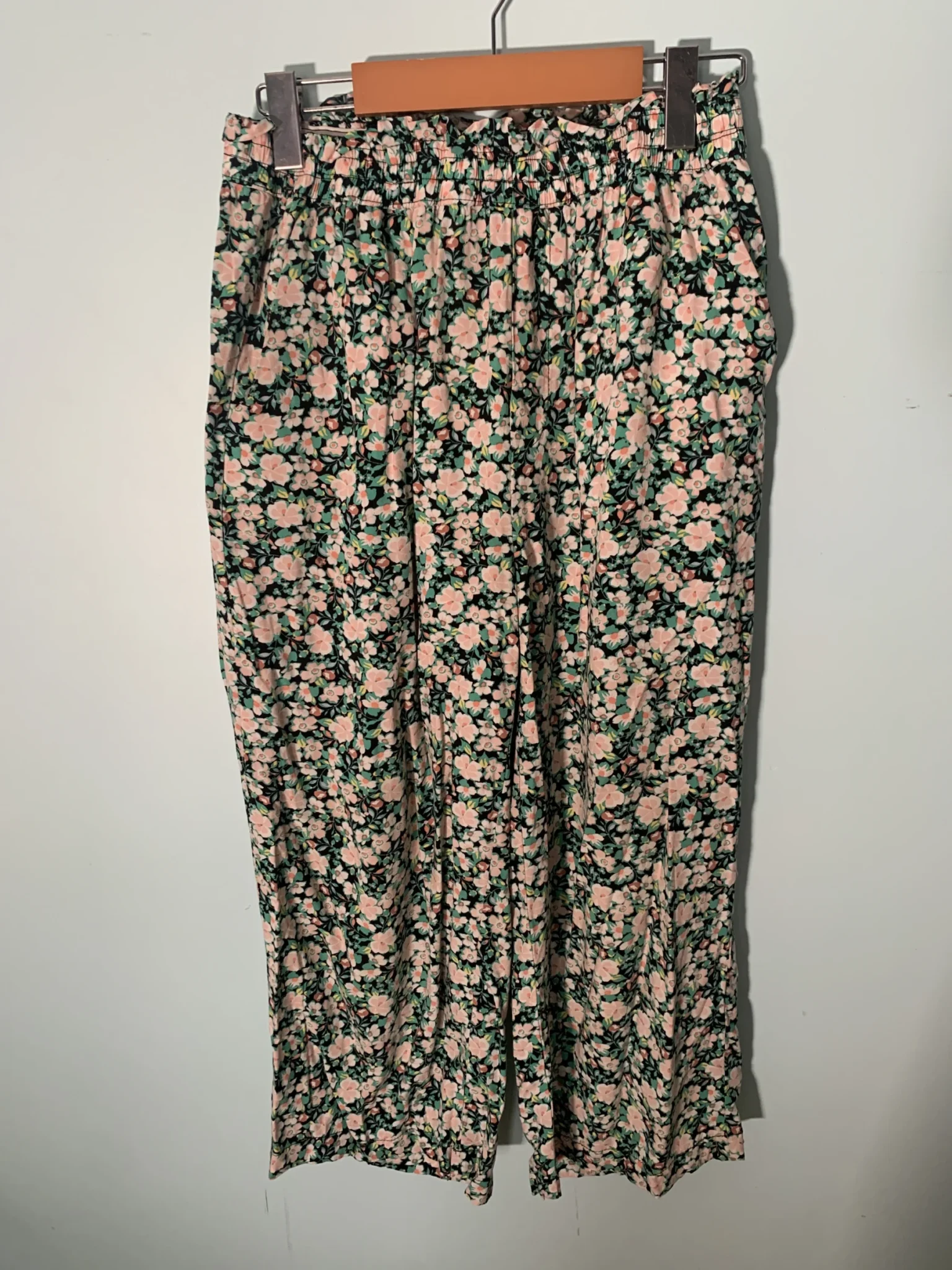 Featured image for Pantalon Fleuri Vert et Rose