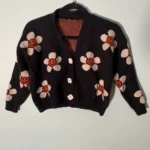 Featured thumbnail for Cardigan à fleur