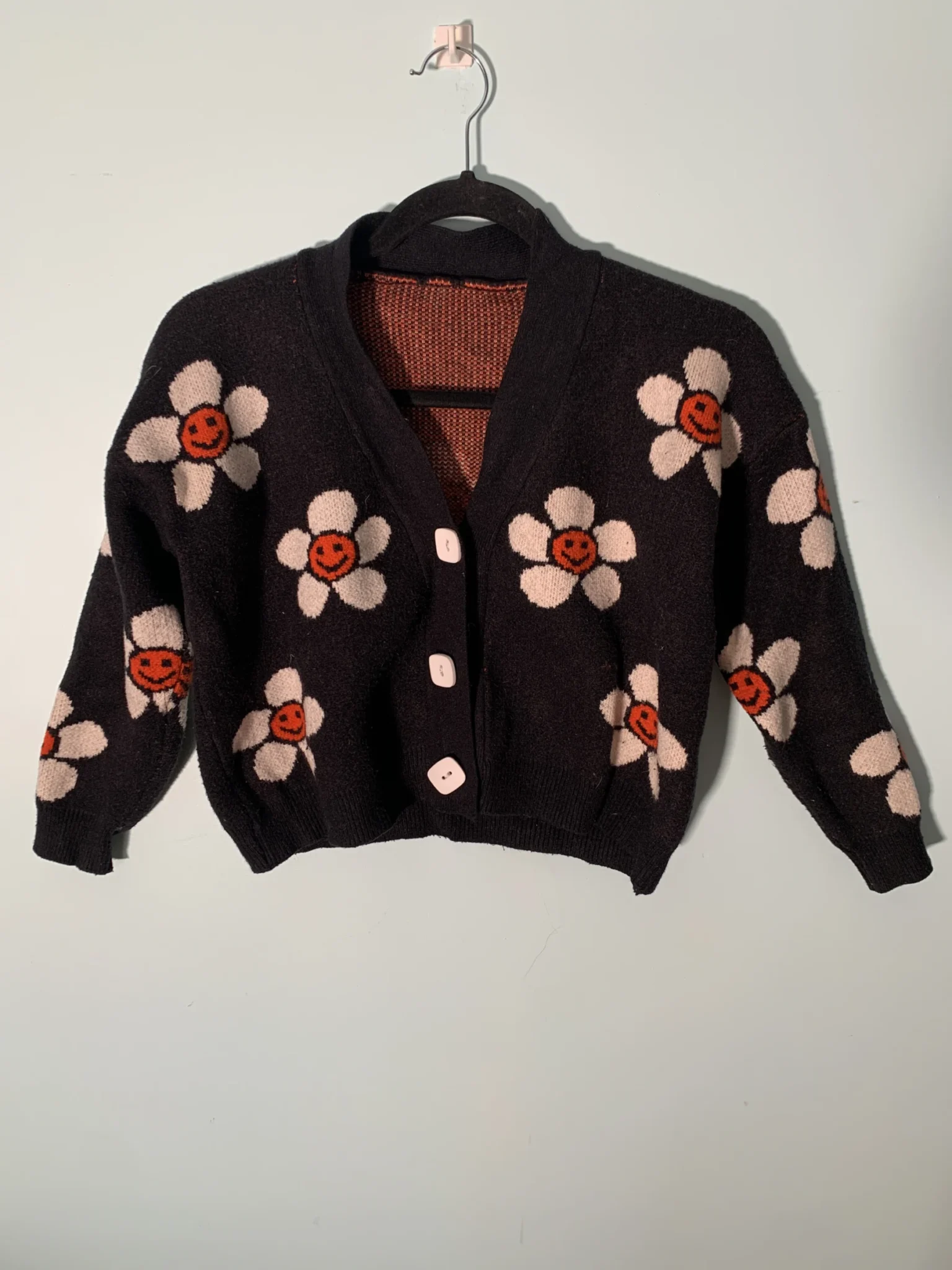 Featured image for Cardigan à fleur