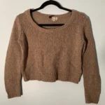 Featured thumbnail for Chandail Crop Manche Longue Beige