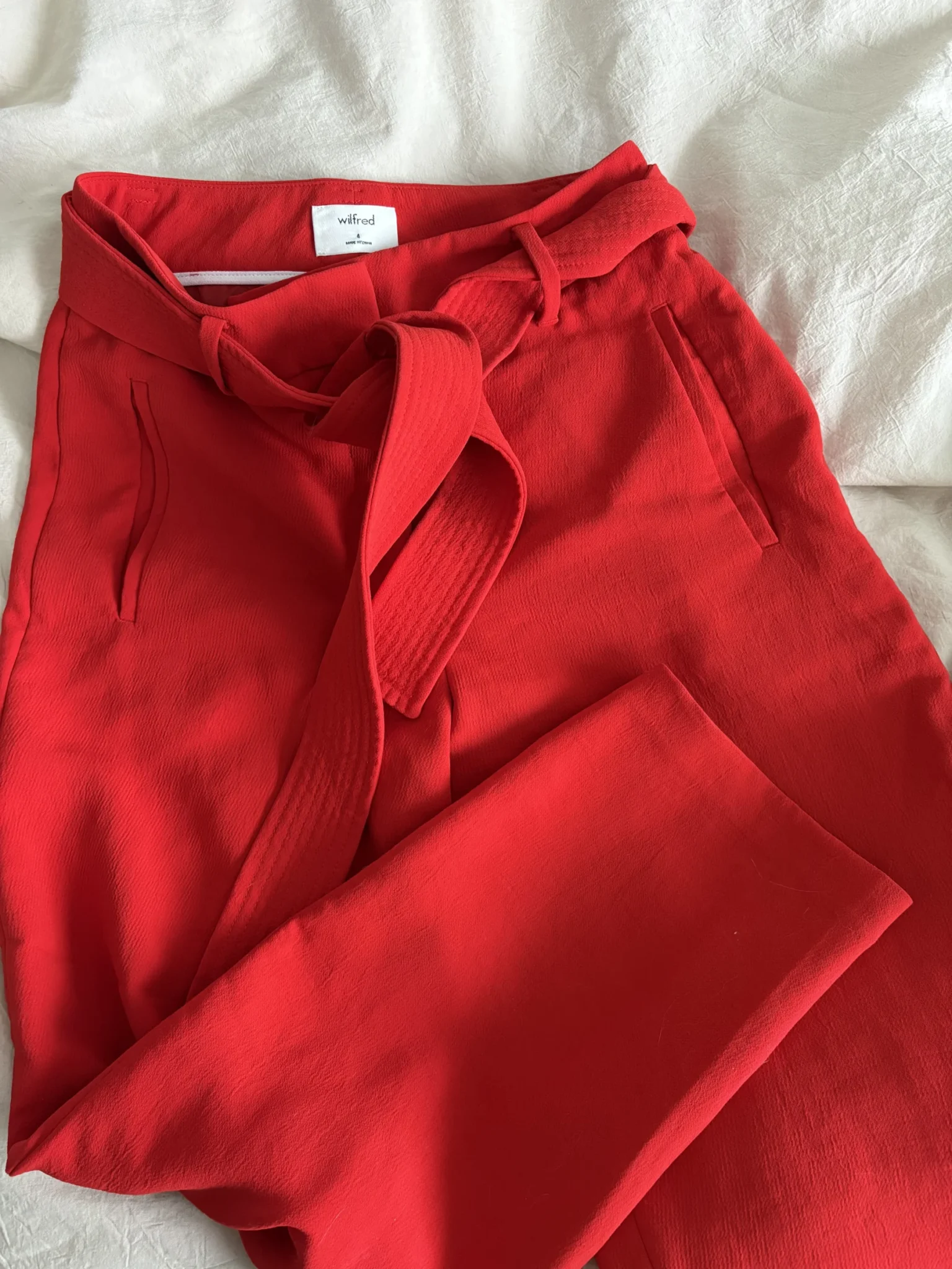 Featured image for Pantalon rouge vif