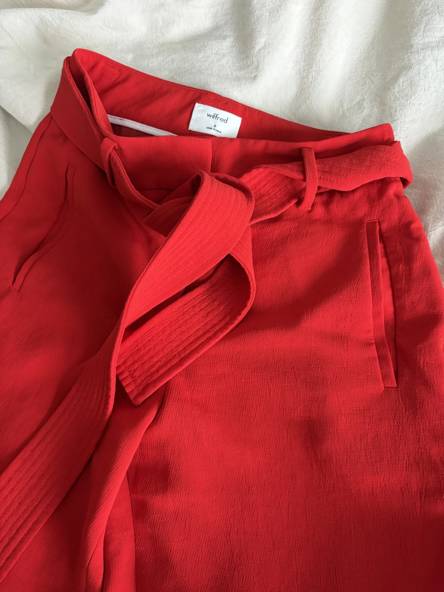 Image for Pantalon rouge vif