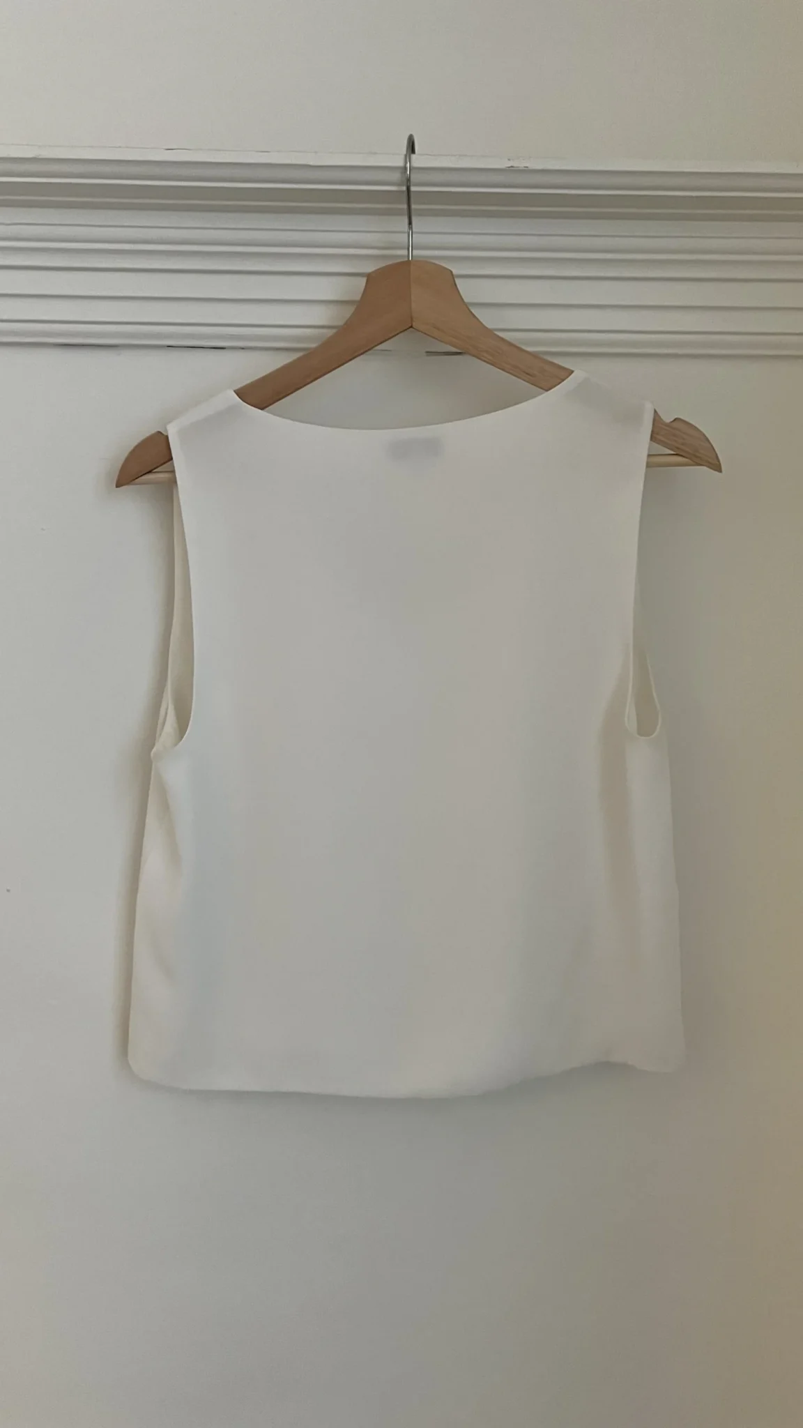 Image for Vneck  sans manche - Babaton