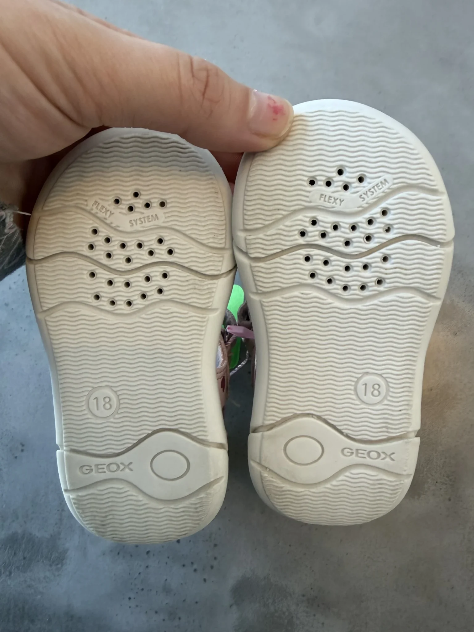 Image for Sandales Geox bébé fille grandeur 18