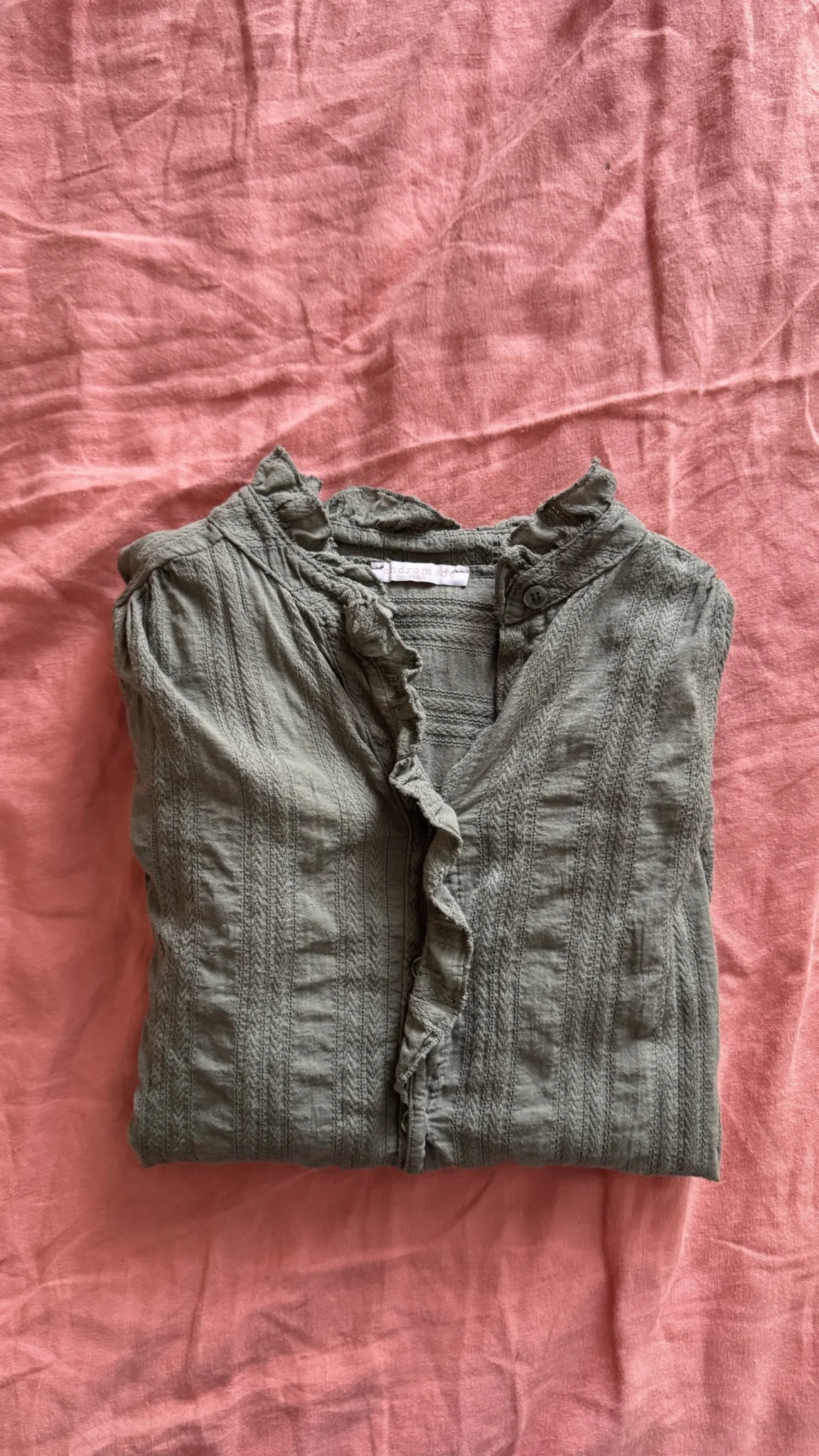 Featured image for Blouse verte brodée