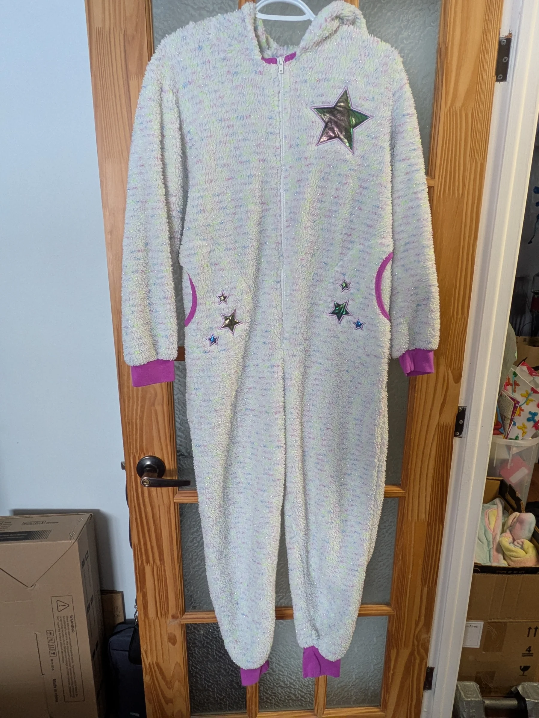 2 pyjamas/ une piece Urban planet seconde main