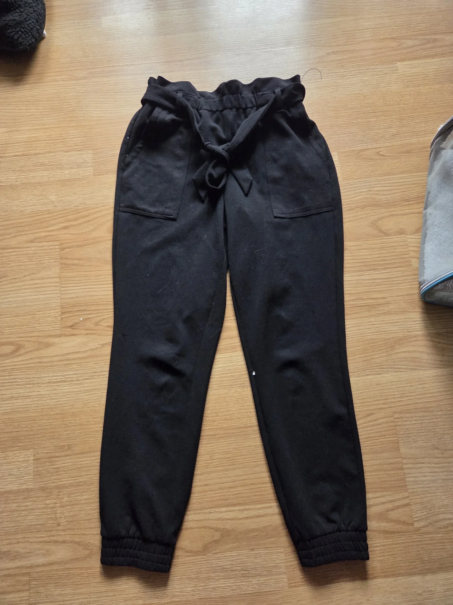 Featured image for Chic trousers
