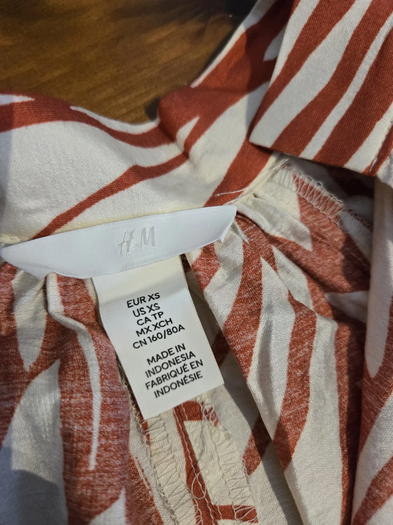 Image for 3/4-length puff-sleeve blouse