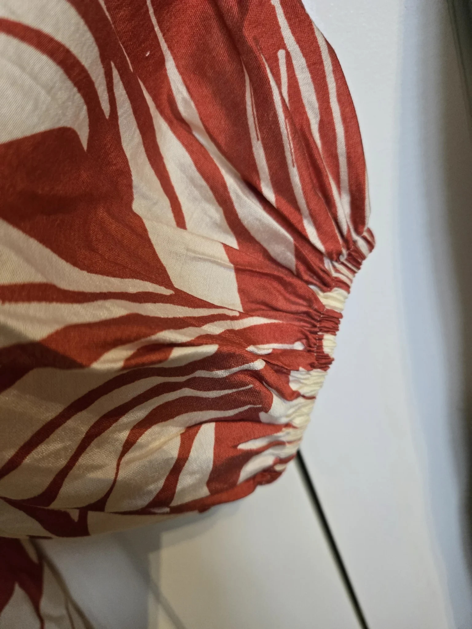 Image for 3/4-length puff-sleeve blouse