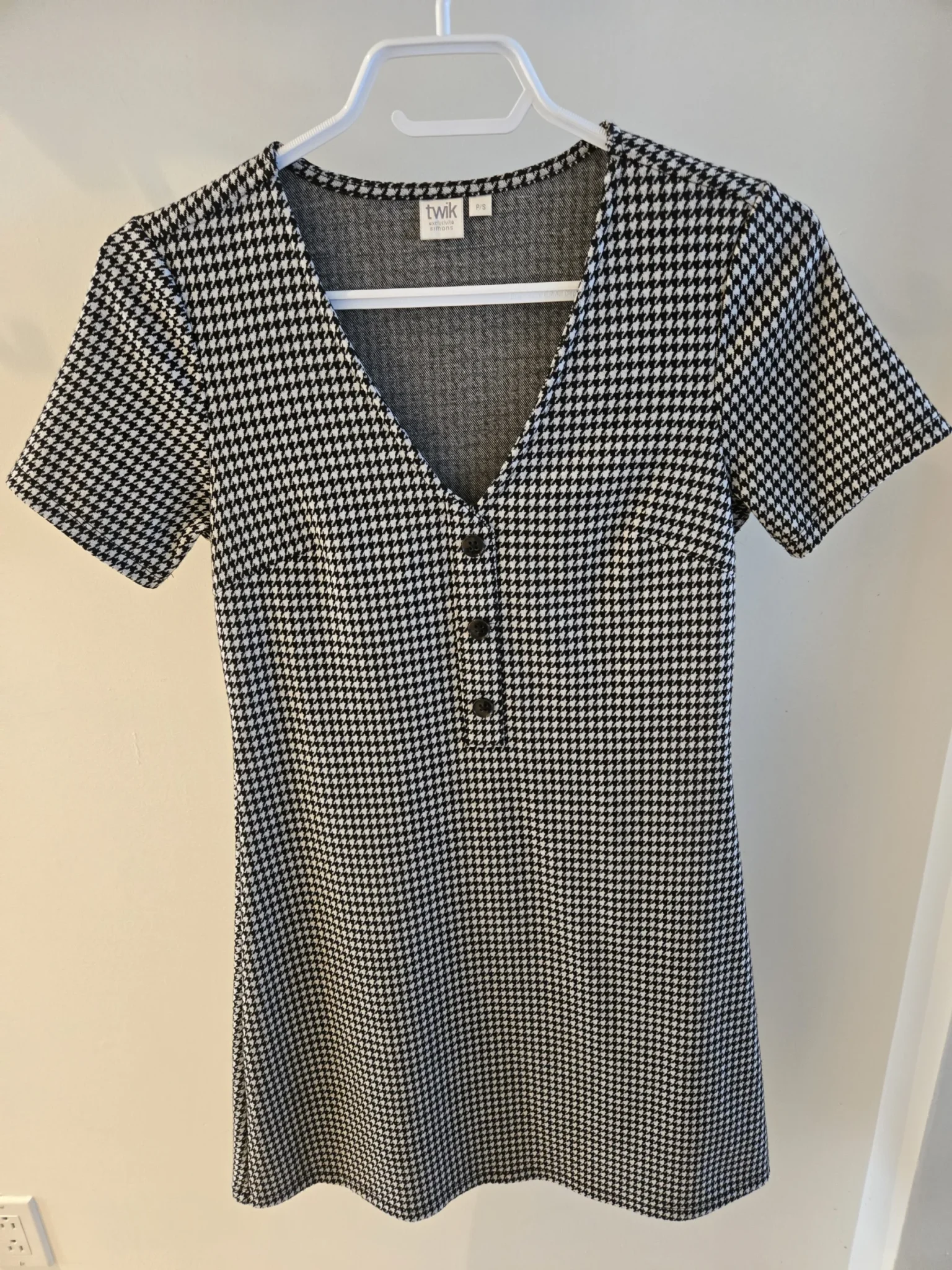 Featured image for Twik houndstooth dress