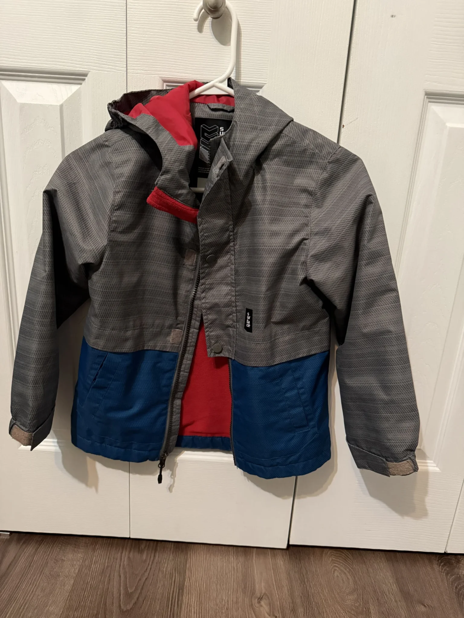 Featured image for Manteau mi-saison/imperméable doublé