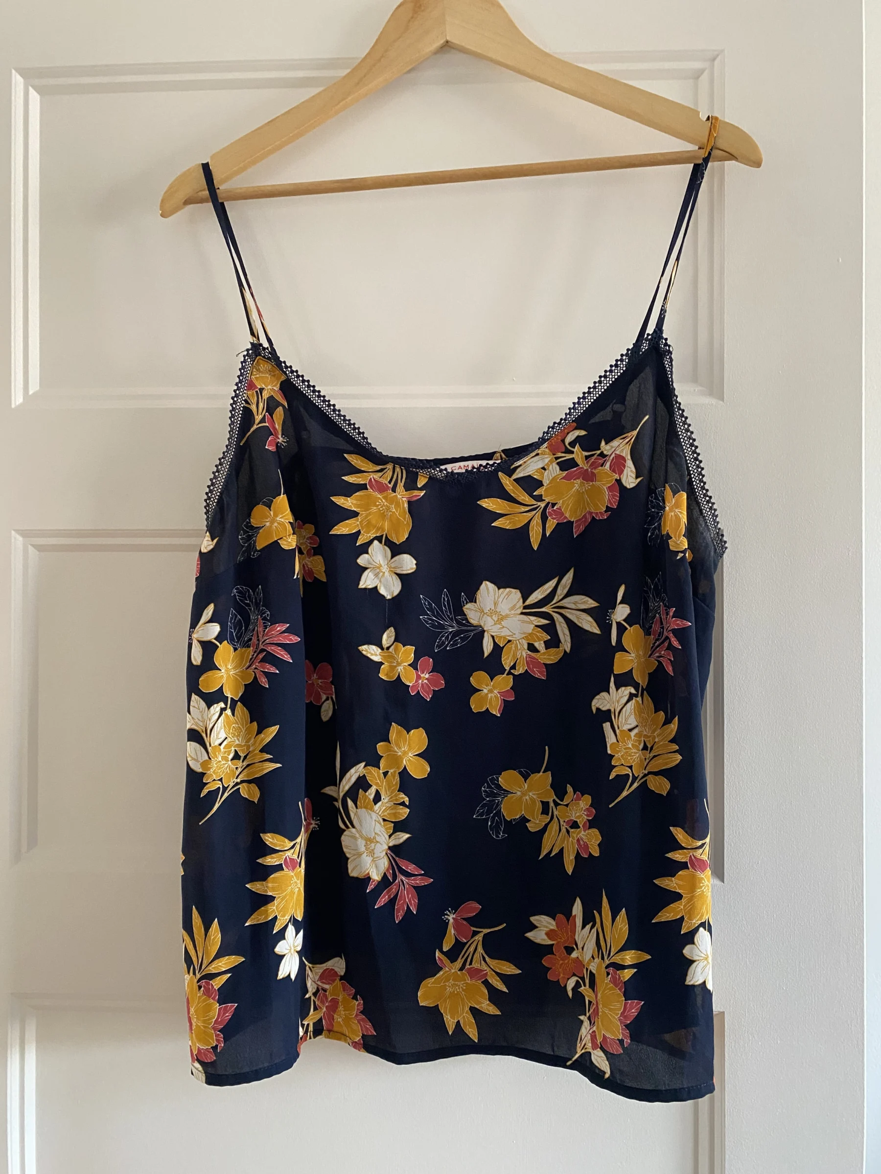 Jolie camisole à fleurs 🌸 Camaïeu seconde main
