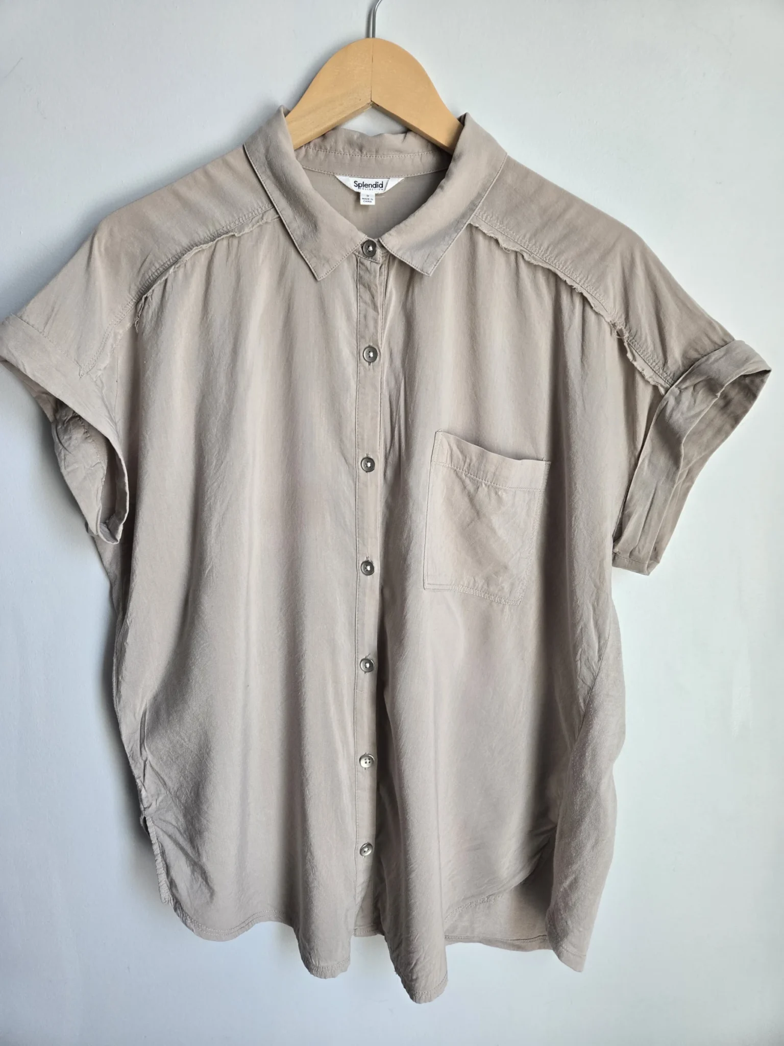Featured image for Splendid lightweight flowing shirt