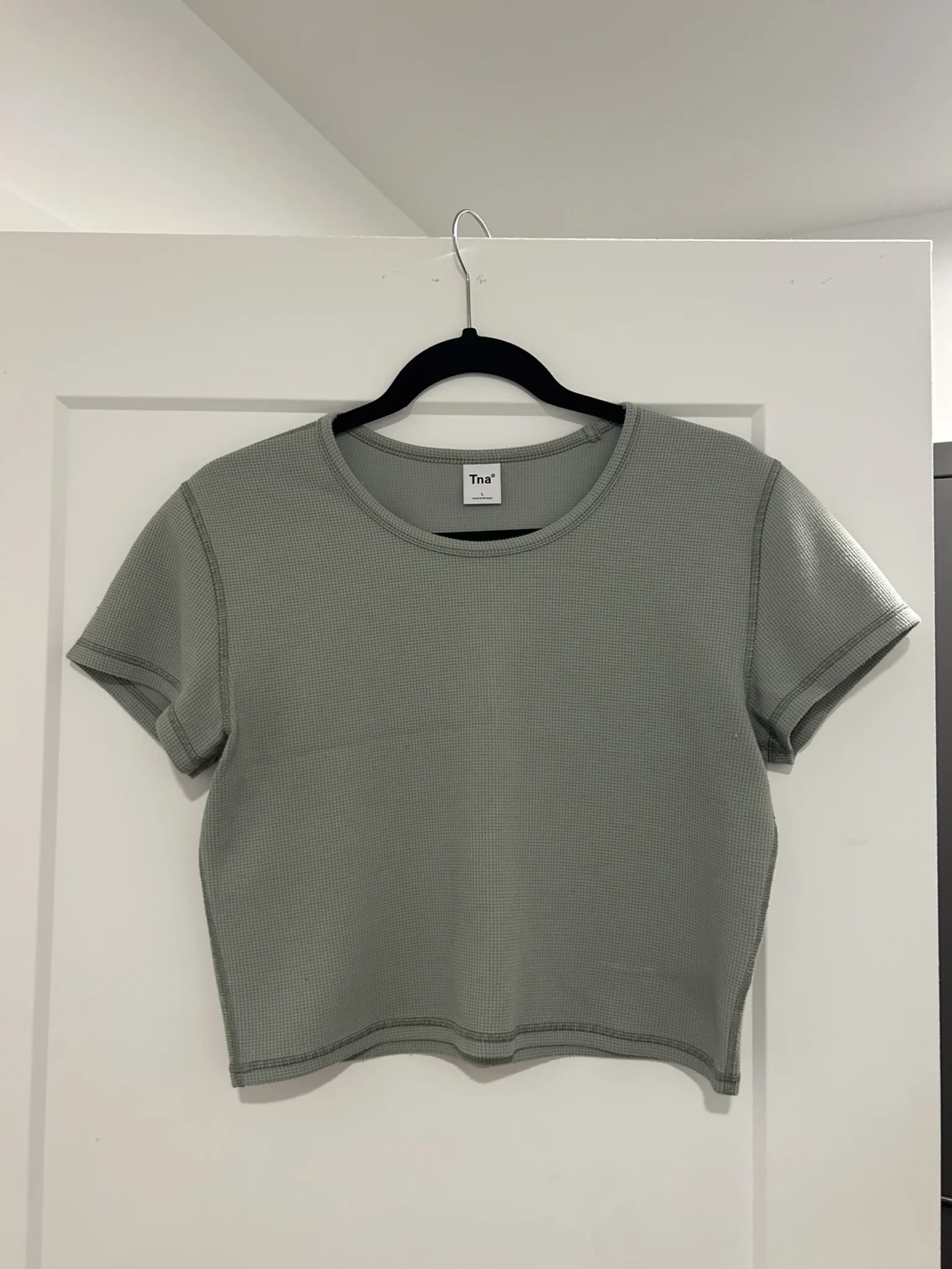 Featured image for T-shirt crop TNA vert sauge