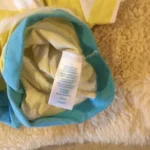Thumbnail for Cache couche rayé jaune bébé unisexe 6-9