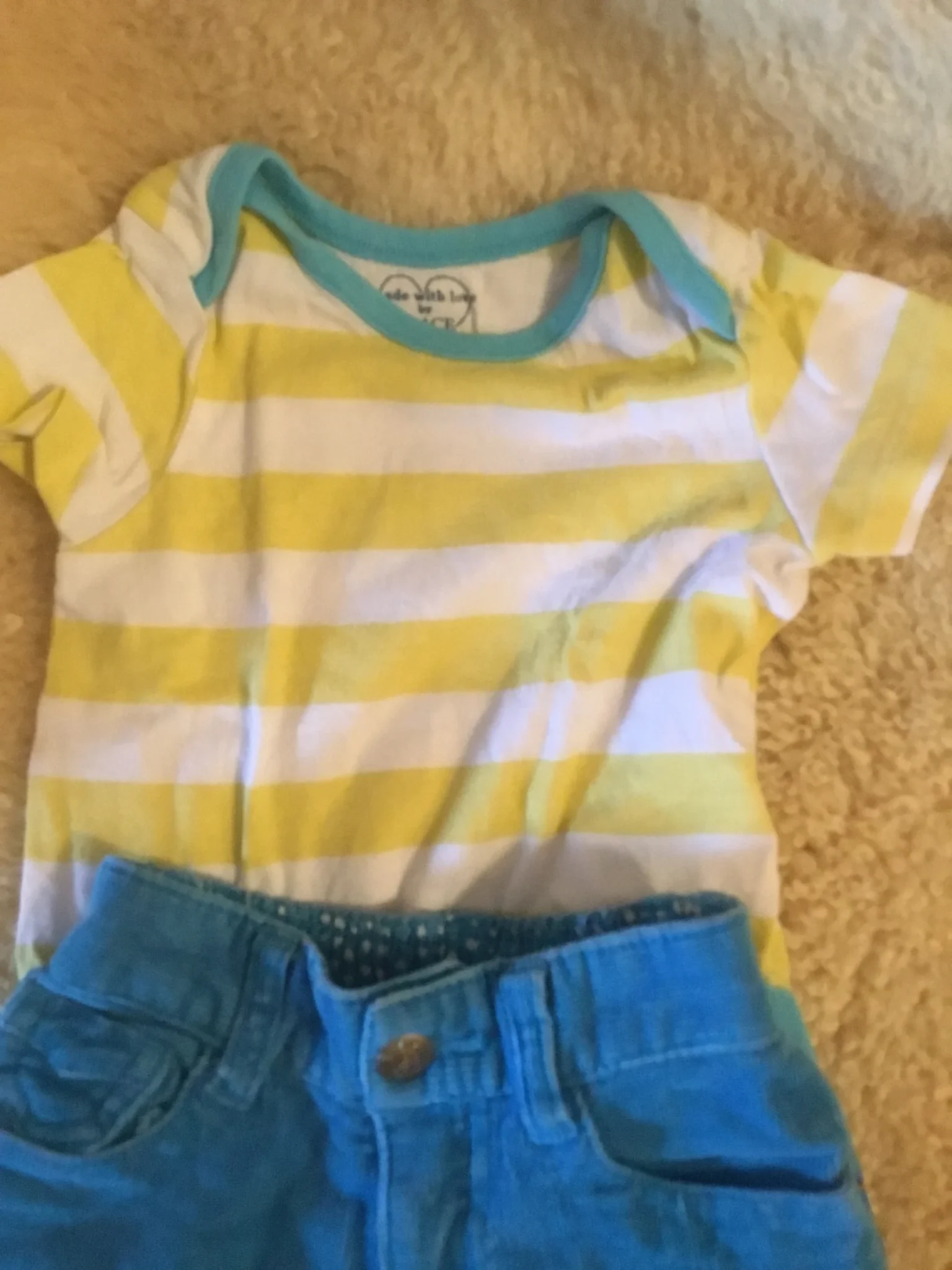 Image for Cache couche rayé jaune bébé unisexe 6-9