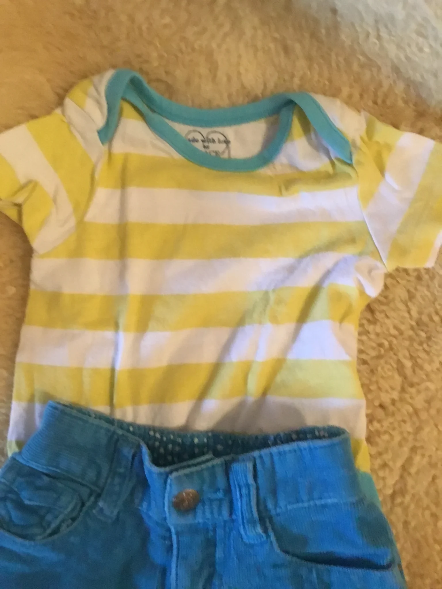Image for Cache couche rayé jaune bébé unisexe 6-9