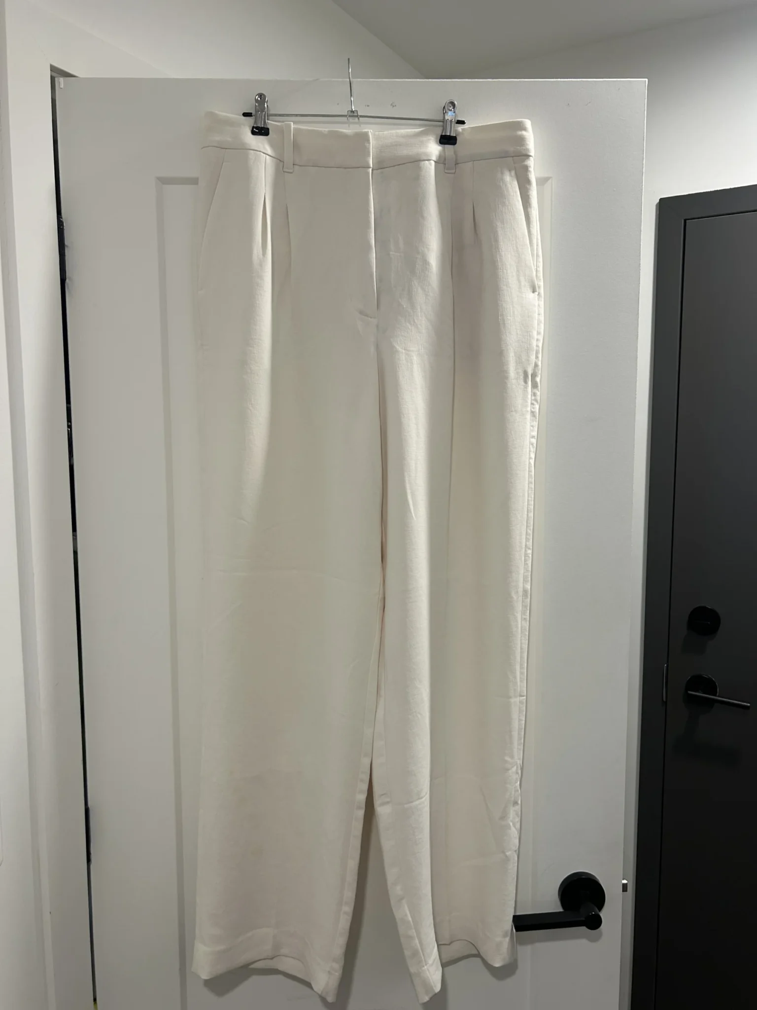 Featured image for Jamais porté - Pantalon Wilfred crème