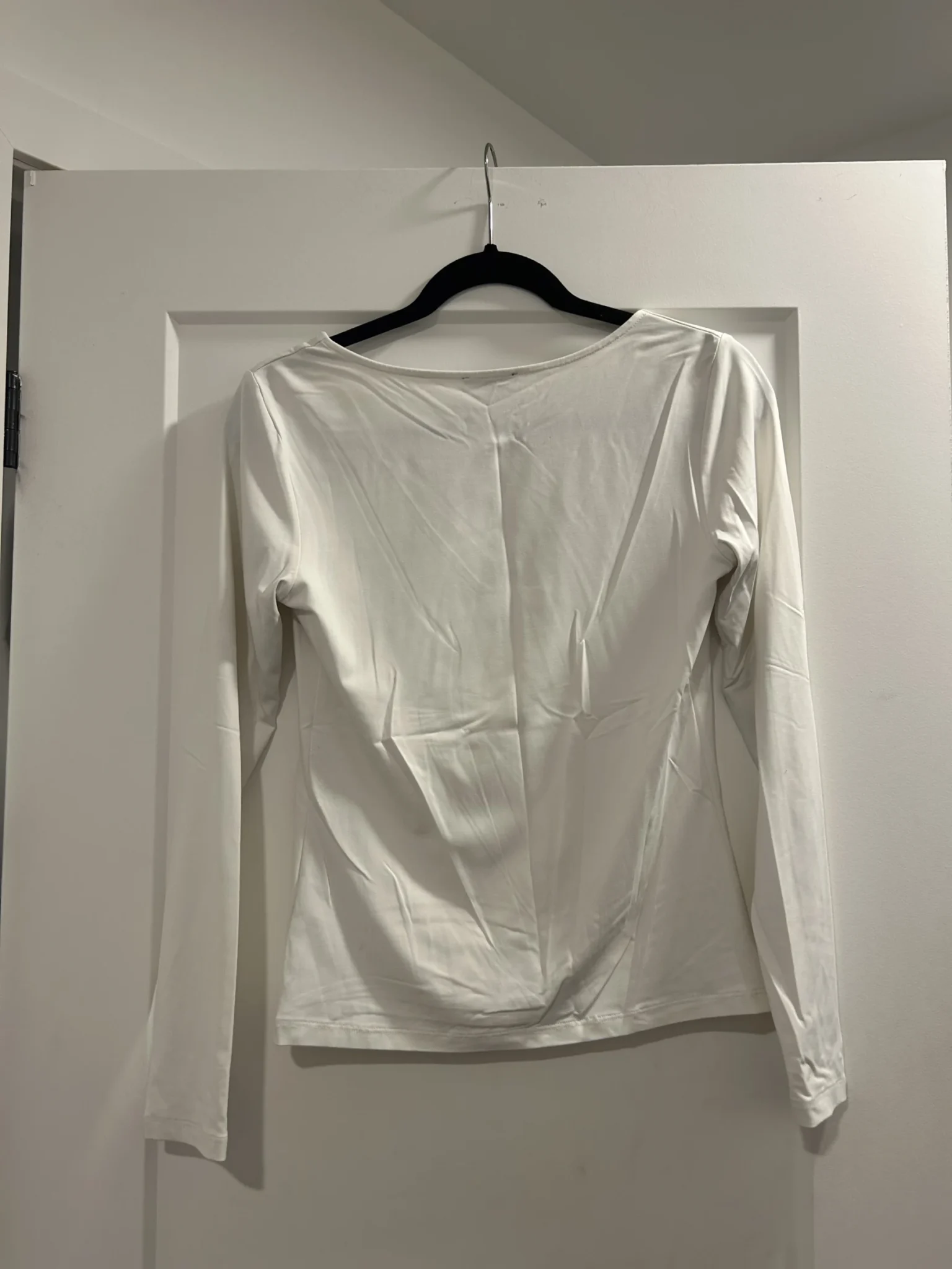 Image for White long-sleeved jumper