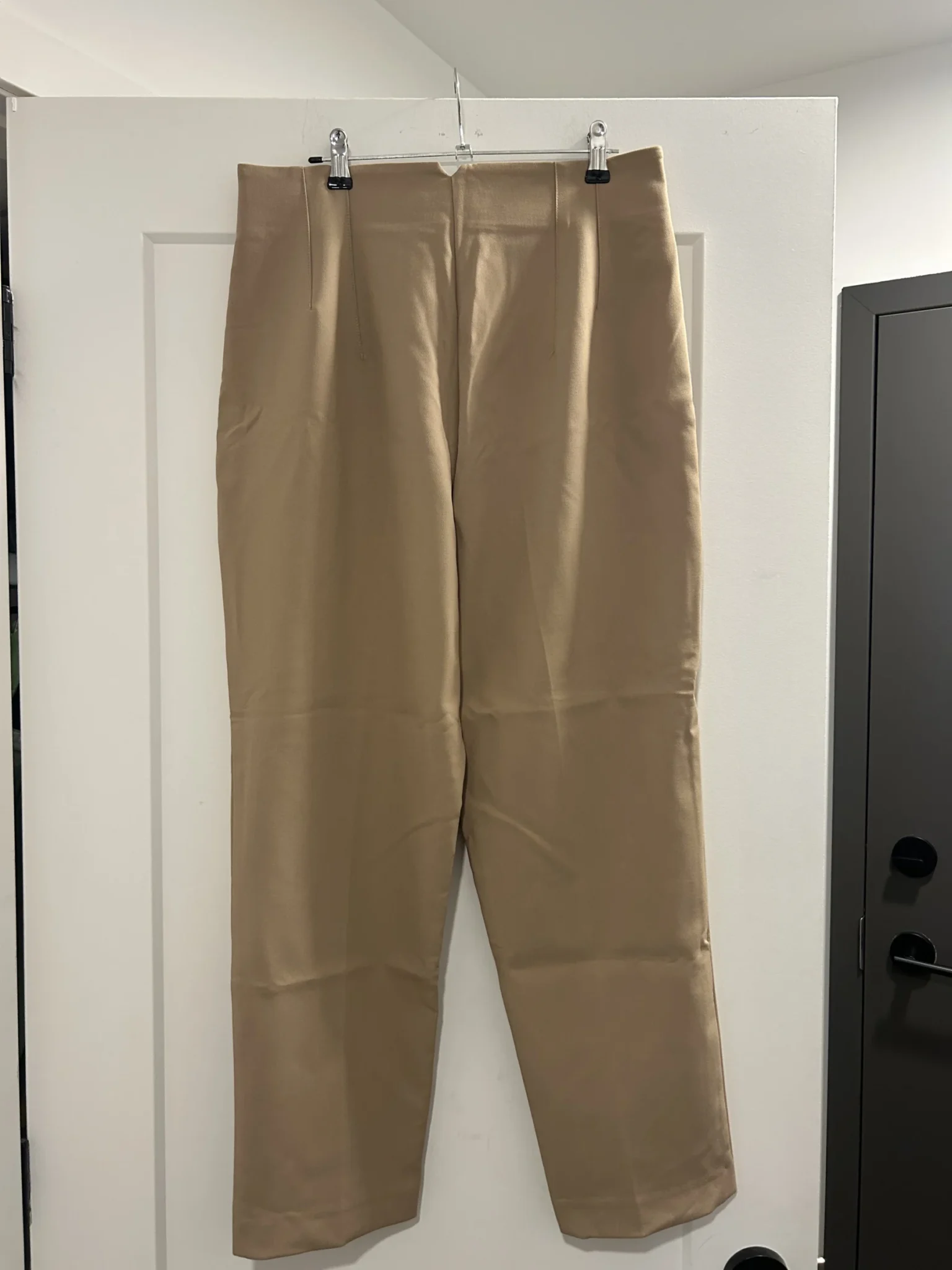 Image for Jamais porté - pantalon beige