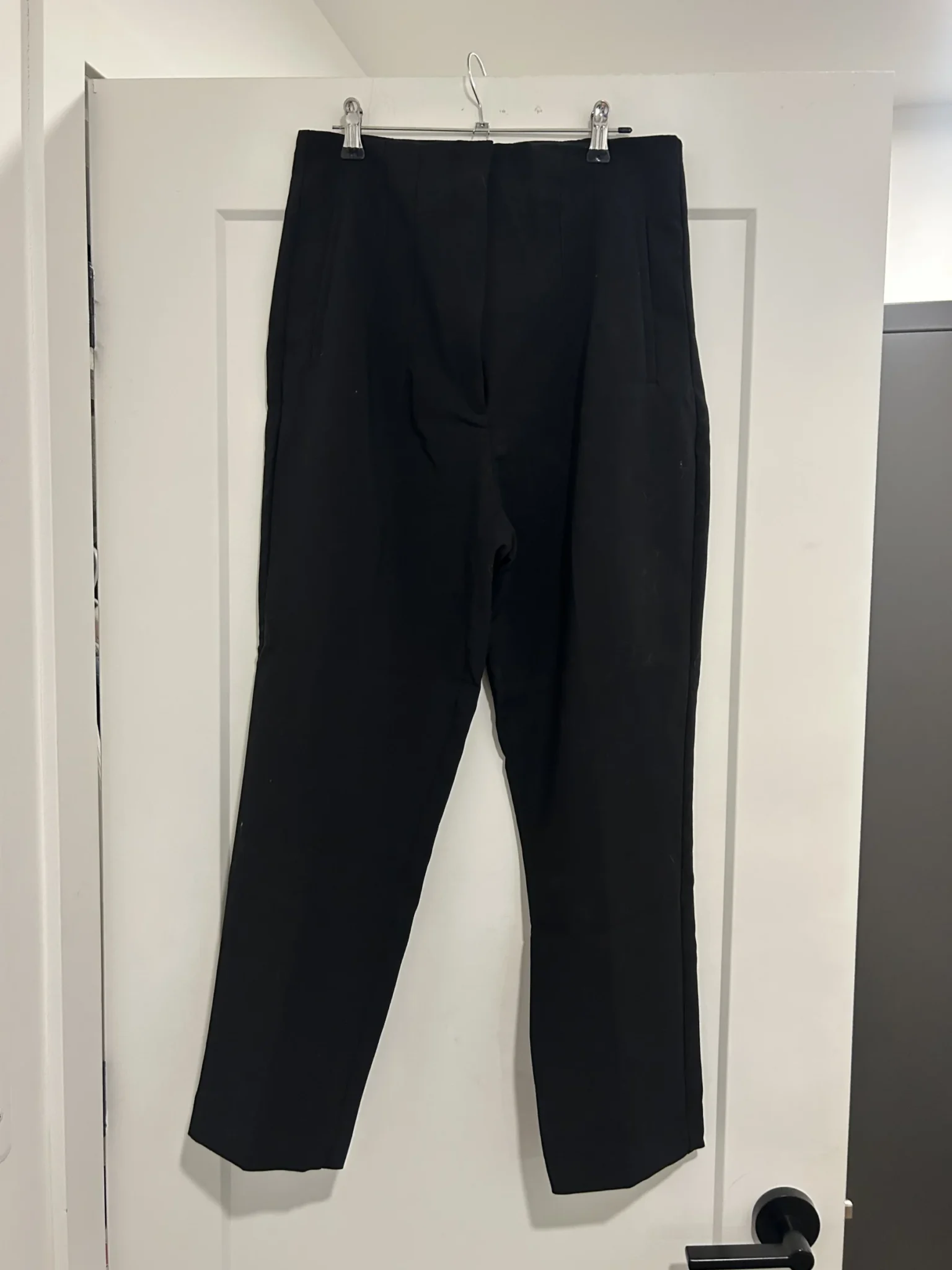 Featured image for Pantalon noir Zara