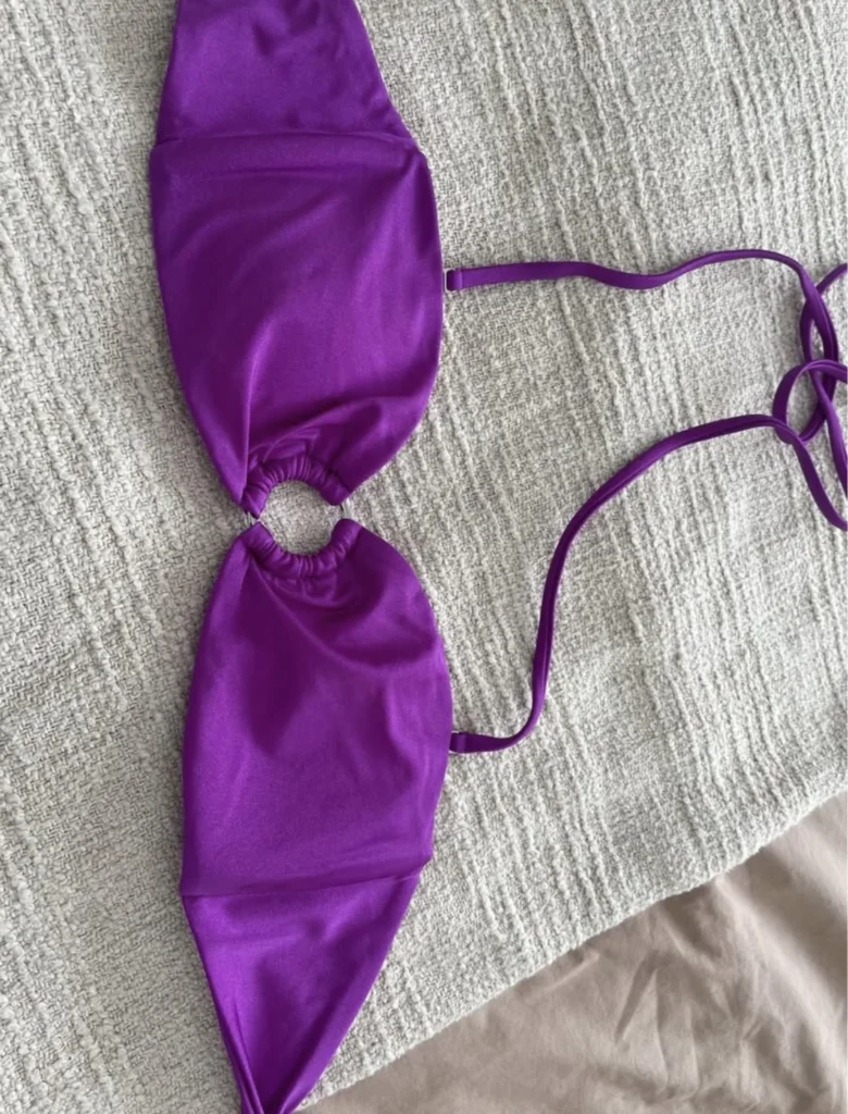 Featured image for Mennilo bikini top