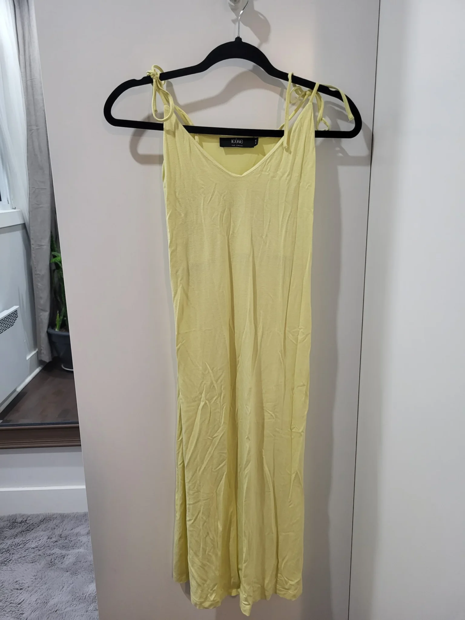 Featured image for Simons - Canary yellow colour.