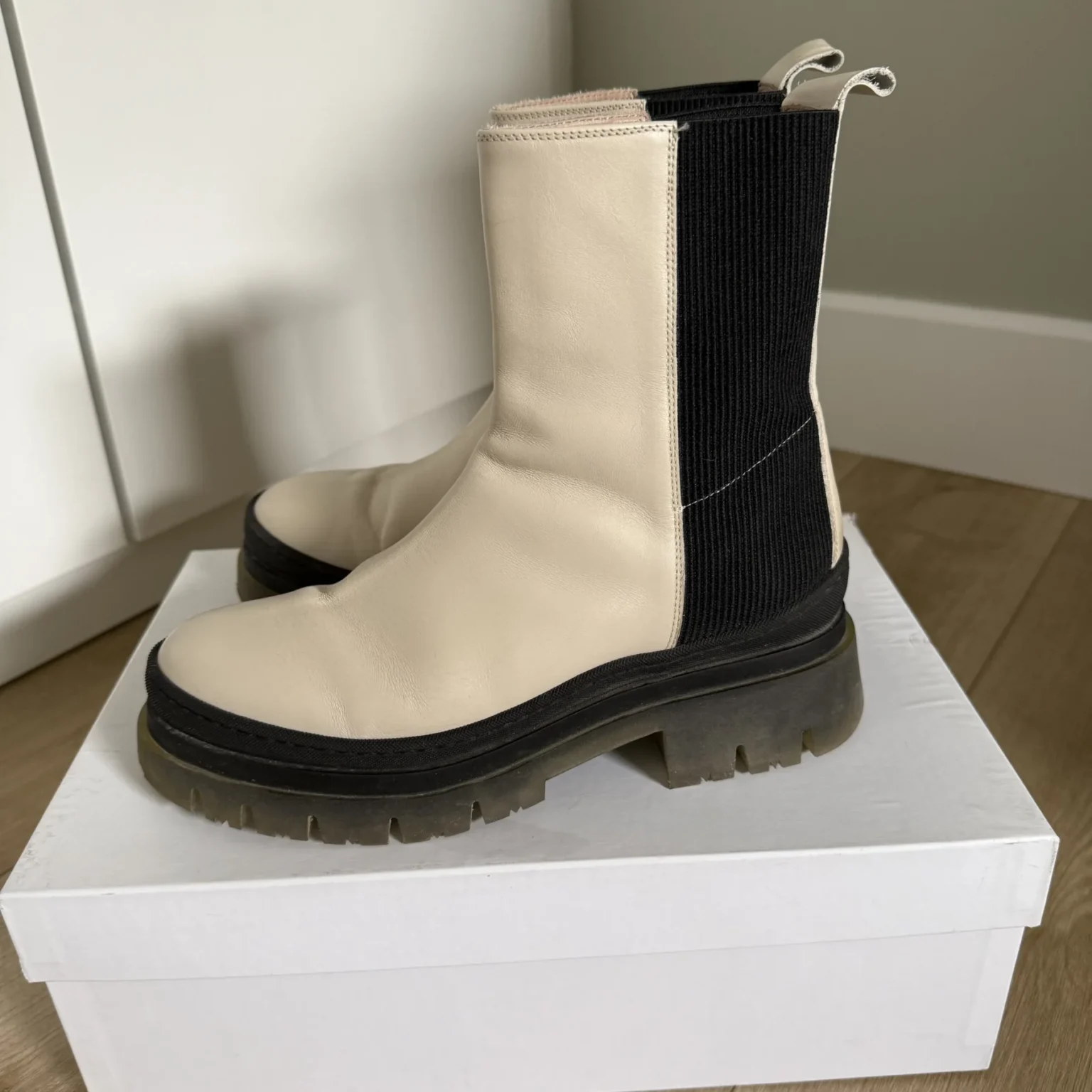 Image for Maguire Bottes Sienna crème