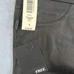 Featured thumbnail for Les plus doux leggings de ''cuir'' EVER !