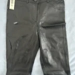 Thumbnail for Les plus doux leggings de ''cuir'' EVER !