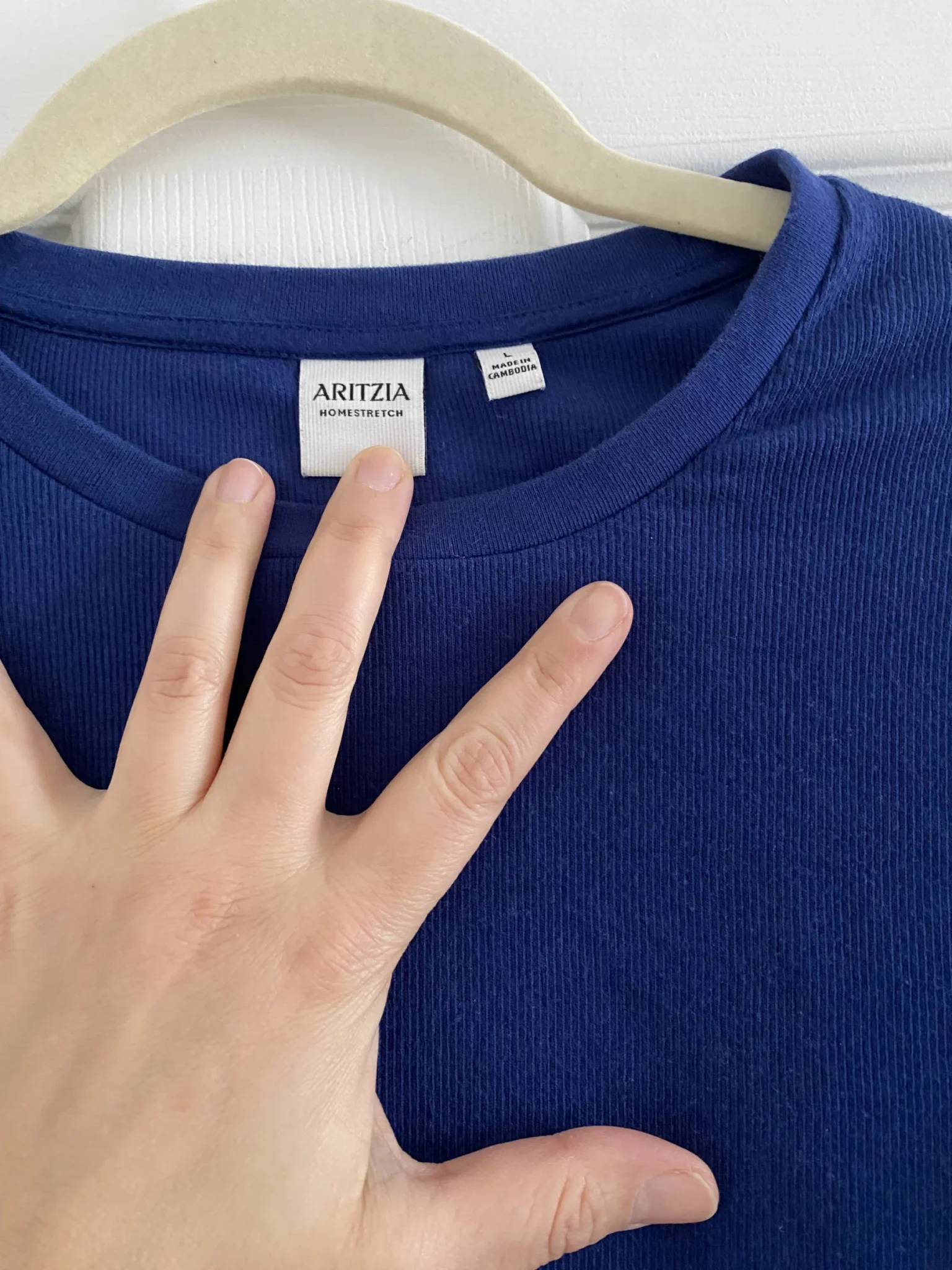 Featured image for Aritzia cotton crewneck