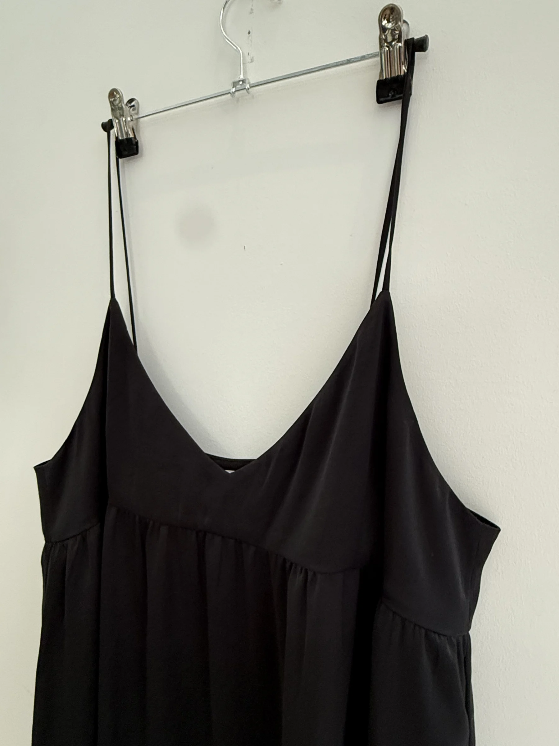 Robe satinée Wilfred Aritzia seconde main