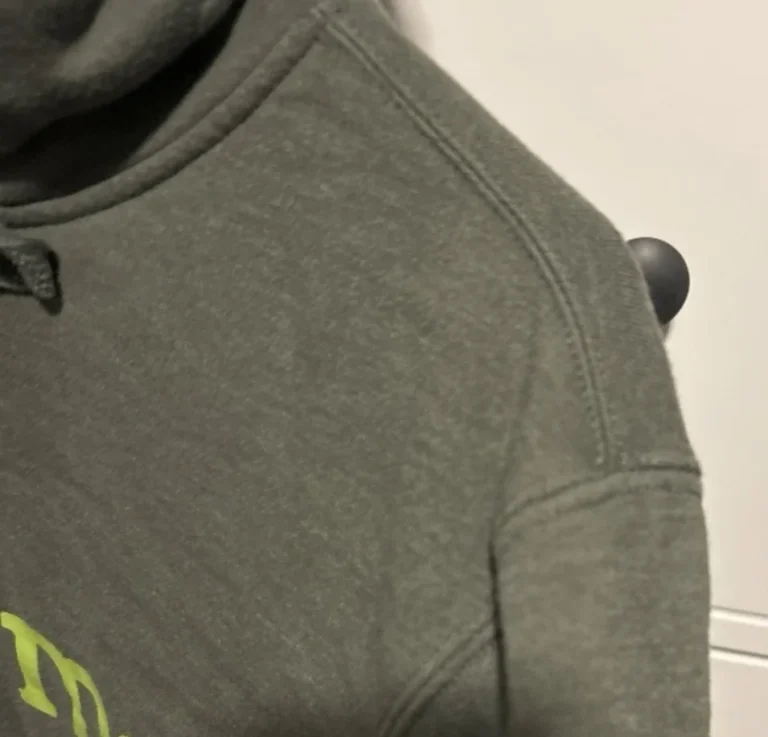 Image for Hoodie Marmot Vert Forêt – Logo Lime – Taille Small (P) – Très bon état