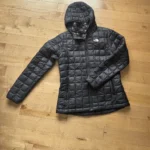 Featured thumbnail for Veste à capuchon Thermoball™ pour femme