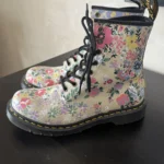 Featured thumbnail for Dr Martens fleuris